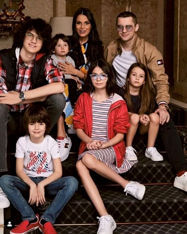 Anca Serea și Adi Sînă au o familie frumoasă și numeroasă 