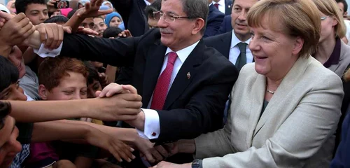 Merkel viziteaza o tabăra de refugiati din Turcia FOTO AP