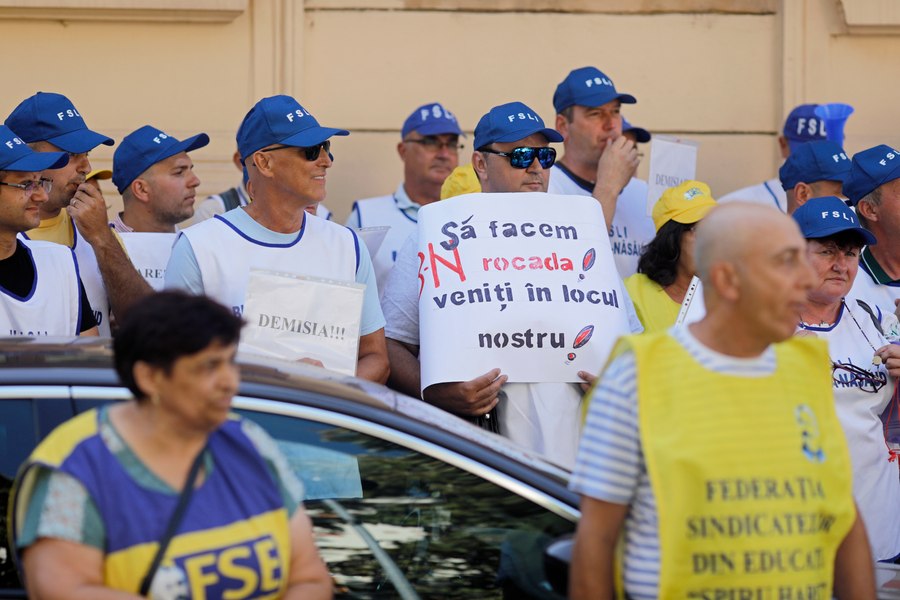 Sindicaliștii îndeamnă cadrele didactice să continue protestele „până când măsurile de austeritate vor fi abrogate”
