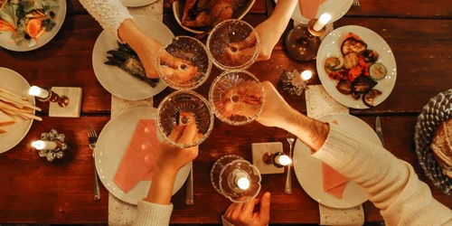 Masă de Revelion   shutterstock jpeg