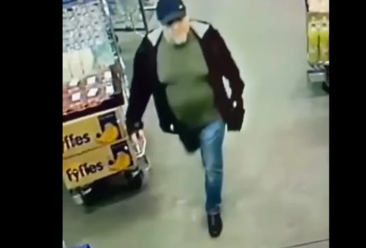 Un ucrainean și un rus au jefuit un preot, într-un centru comercial din Capitală. L-au lăsat fără borseta cu peste 80.000 lei și au încercat să fugă din țară