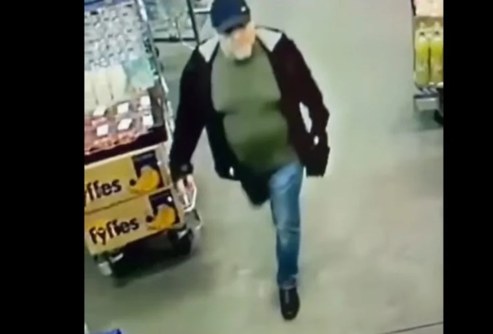 Un ucrainean și un rus au jefuit un preot, într-un centru comercial din Capitală. L-au lăsat fără borseta cu peste 80.000 lei și au încercat să fugă din țară