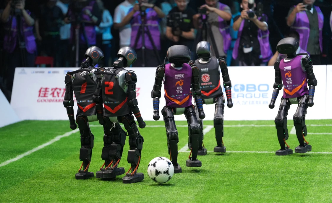 Primul meci de fotbal între roboți umanoizi controlați de inteligență artificială FOTO: X