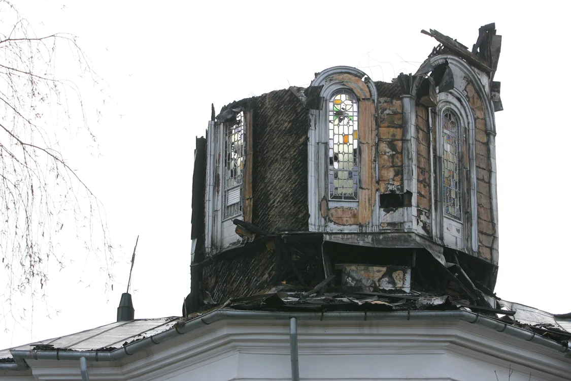 Turla Bisericii Sfântul Pantelimon după incendiu (foto: Dorin Constanda)