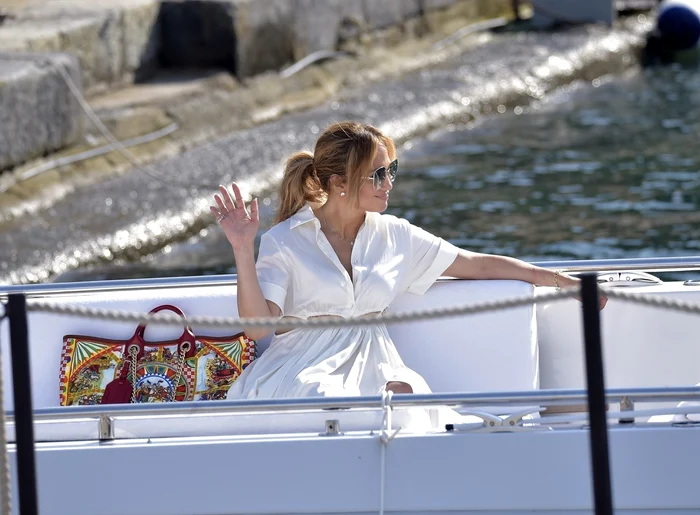 7 plecare jennifer lopez12 jpg jpeg