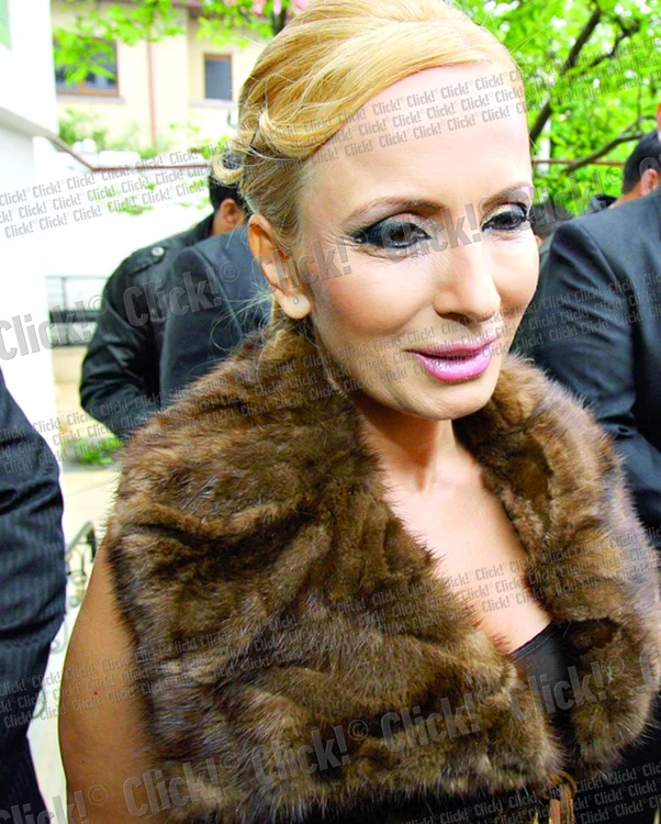 2011 Anul trecut, în luna mai, la botezul fiicei ei, Györfi a evitat să-şi afişeze sânii