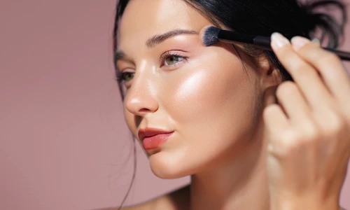 5 moduri diferite sa folosesti iluminatorul  Sursa foto shutterstock 2505627937 jpg