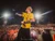Ed Sheeran a revenit pe scenă la cererea publicului purtând steagul României jpeg