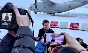 nicusor dan avion jpg