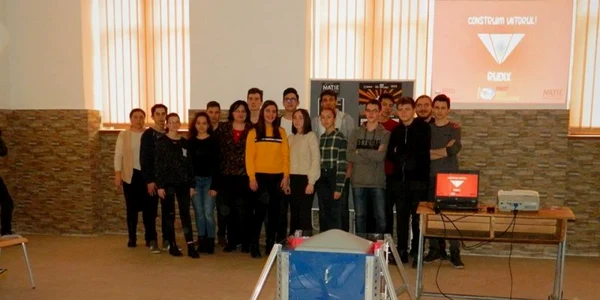 echipa robot alba