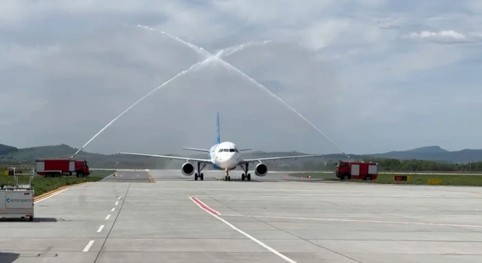 Avionul Companiei Fly Lili a primit botezul Aeroportului Brașov FOTO Aeroportul Internațional Brașov