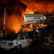 Incendiu la depozitul de petrol din Shahran în urma atacurilor americane și israeliene în Iran FOTO AFP