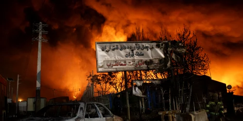 Incendiu la depozitul de petrol din Shahran în urma atacurilor americane și israeliene în Iran FOTO AFP