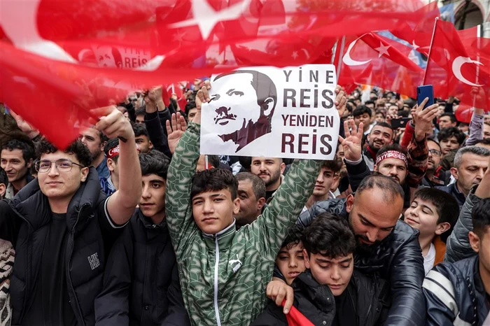 Erdogan se adresează electoratului din Istanbul în ultima zi de campanie FOTO EPA-EFE
