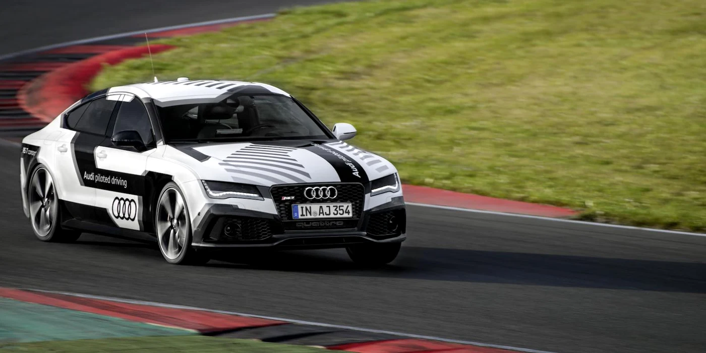 
    Audi RS7 Sportback a atins peste 300 de kilometri pe orăFoto Caradvice.com  