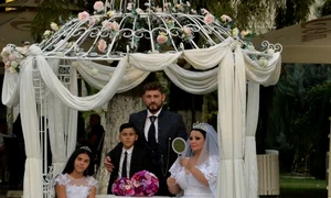 Silvana Rîciu şi actualul ei soț, alături de cei doi copii ai artistei, Andrada şi Luca, din mariajul anterior  jpeg