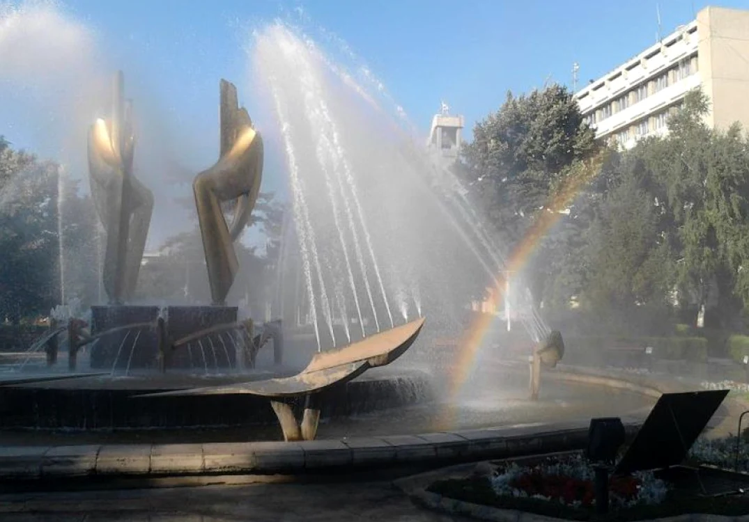 Fântâna cineatică, imaginea cu care Brăila apare în Ghid