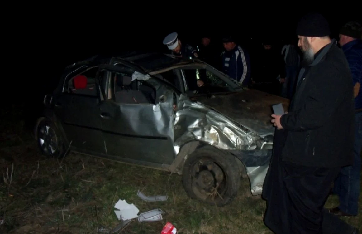 Maşina preotului a fost grav avariată   FOTO Obiectiv - Vocea Brăilei