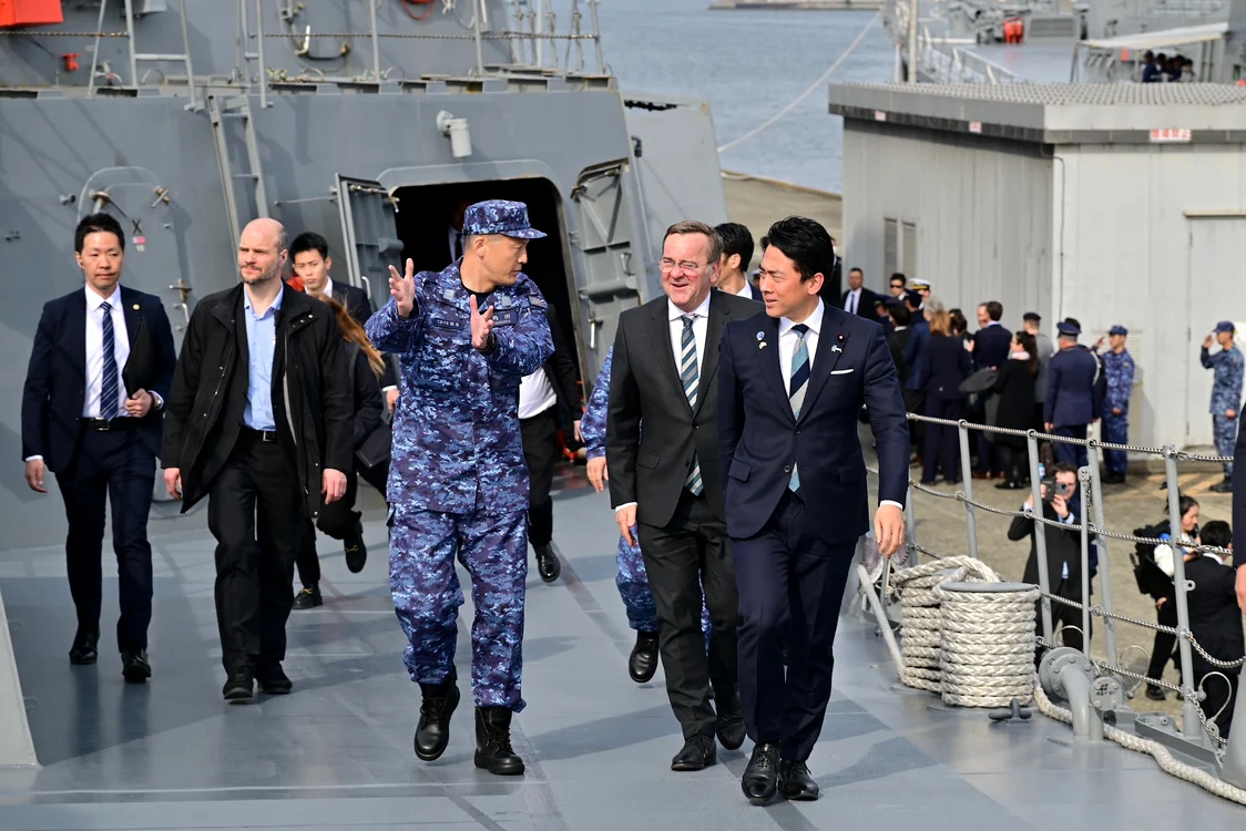 Ministrul german al Apărării, Boris Pistorius și omologul său nipon, Shinjiro Koizumi/FOTO:X