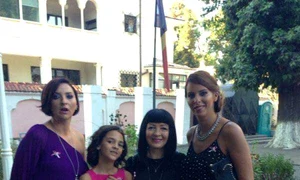 Neti Sandu, alături de prietenele ei jpeg