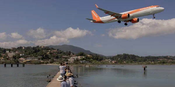 avion turism grecia x jpg