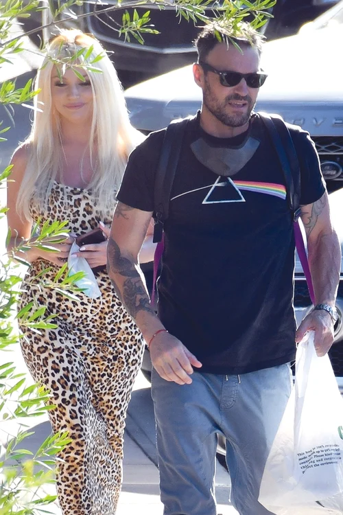 Brian a fost surprins cu Courtney Stodden în timp ce au ieşit să ia masa împreună