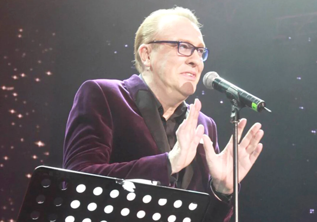 
    Gabriel Cotabiță a revenit pe scenă la 29 octombrie, în spectacolul aniversar, dar a cântat și în weekendul 7-8 noiembrie, în show-ul „Imaginarium” al Loredanei Grozafoto: Click!  