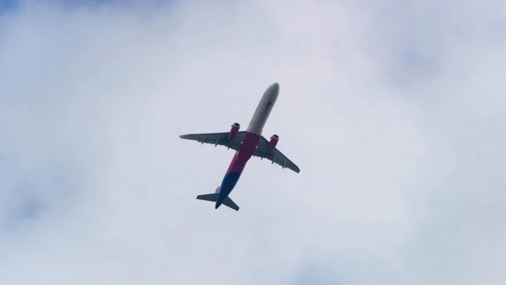 Au început primele zboruri civile în Golful Persic, după 36 de ore de suspendare. Tensiunea rămâne ridicată