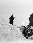  Dezăpezirea unui tren în Câmpia Bărăganului (Muzeul CFR) jpg