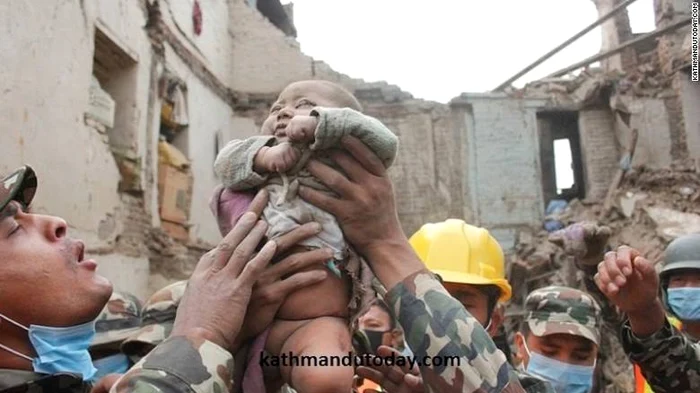 Cutremur în Nepal: Bebeluş a fost găsit între dărâmăturiFoto: kathmandutoday.com