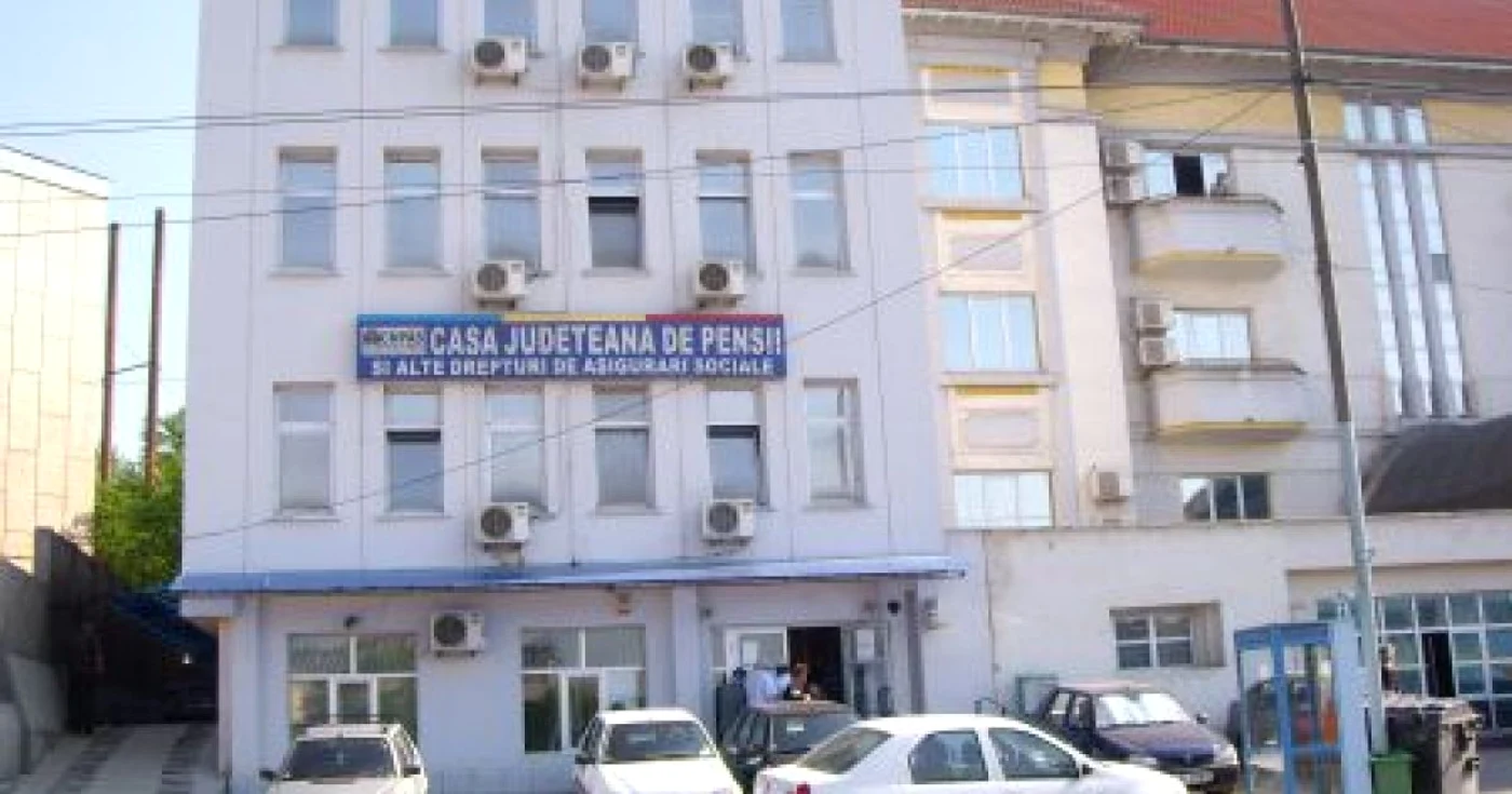 Reprezentanţii Casei de Pensii Mehedinţi vor face simultan două acţiuni, pe cea de prelucrate a datelor, respectiv de scanare Foto: Arhiva