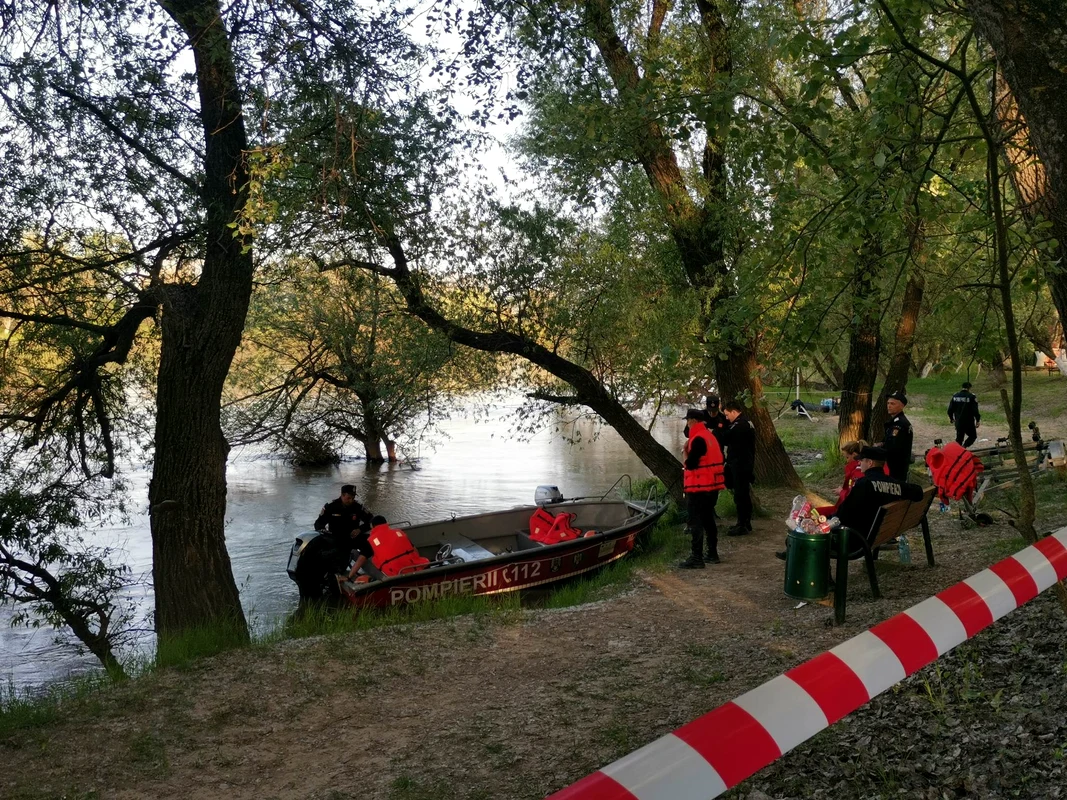 Operațiune de căutare pe râul Mureș FOTO Ștefan Both