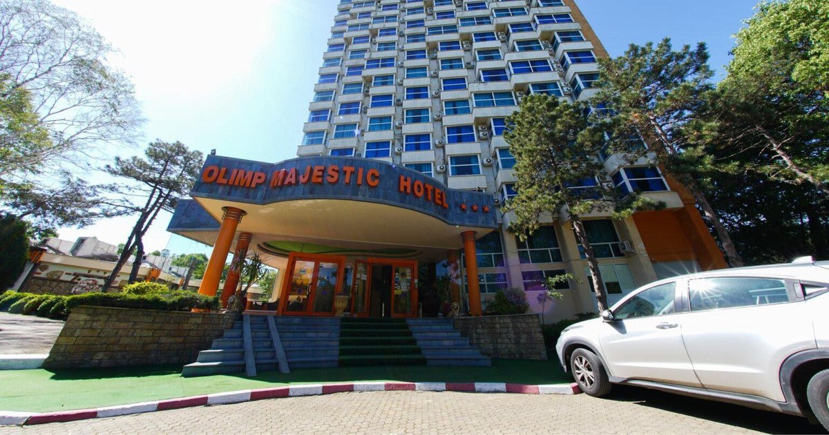 Incendiu la un hotel din Olimp: turiști evacuați în grabă! Incendiu la un hotel din Olimp: turiști evacuați în grabă!