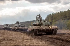 Tancuri T-72B de producție sovietică (© Ministerul Apărării al Federației Ruse)