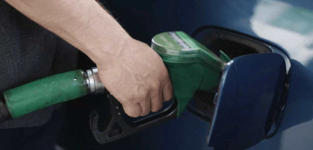Stație de carburanți, sancționată pentru pompa de benzină la care a curs motorină. Aproape 100 de băimăreni au alimentat greșit