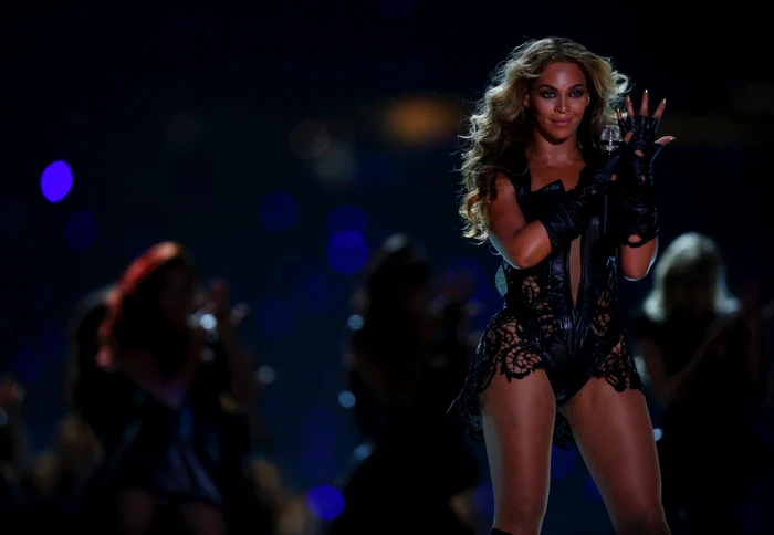 Beyonce, într-o performanţă de excepţie pe scena Super Bowl FOTO Reuters