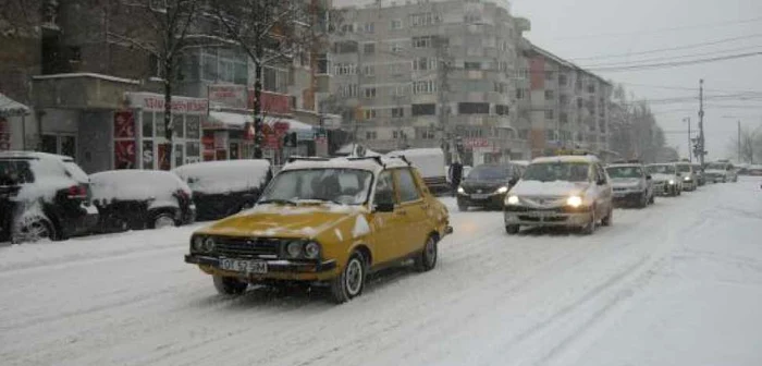 Maşinile au circulat cu viteza melcului pe străzile din oraş