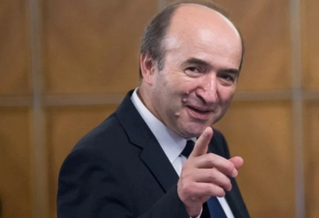 
    Astăzi, 31 octombrie, la ora 12.00, se votează moţiunea simplă împotriva ministrului justiţiei, Tudorel ToaderFOTO: adevarul.ro  