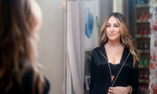 Sarah Jessica Parker shows there is still sexiness in the city jpeg