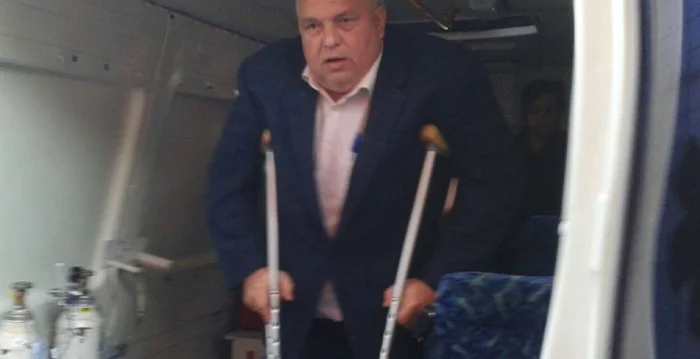 Nicuşor Constantinescu a venit în cârje la DNA FOTO Neptun TV