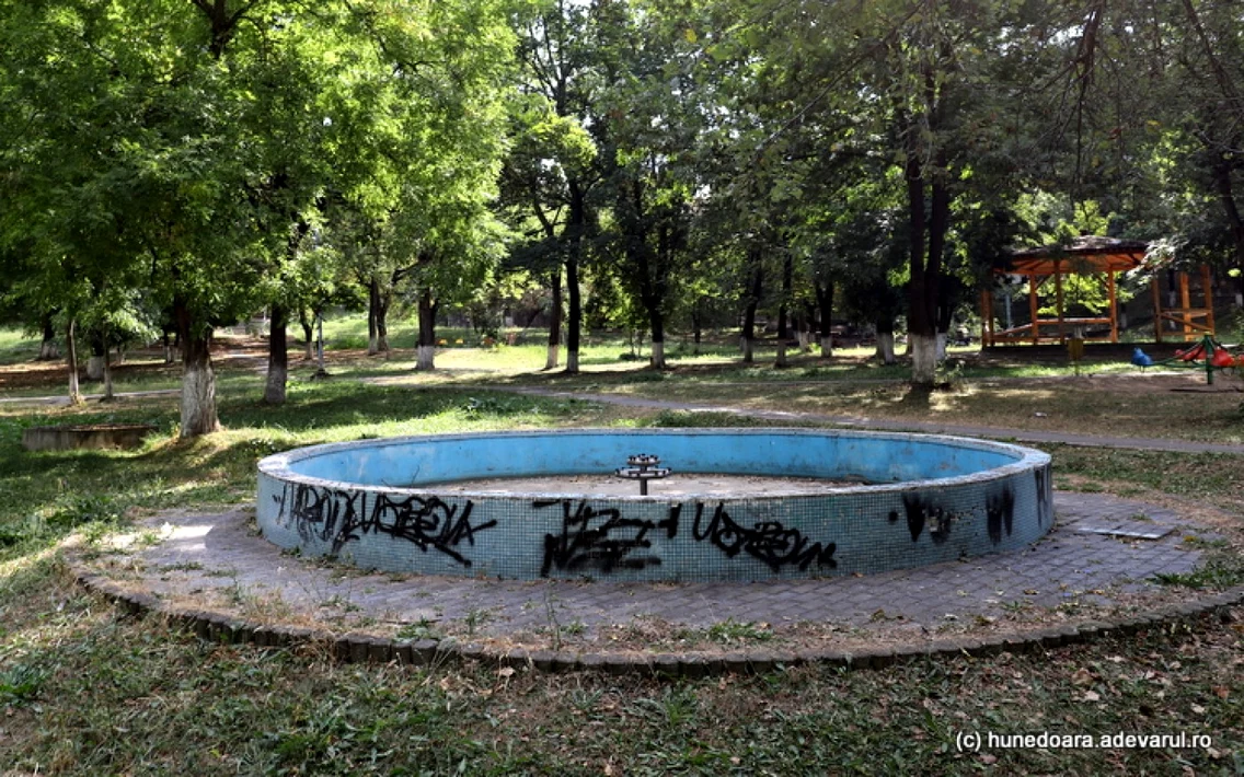 parcul corvin hunedoara foto daniel Guta adevarul