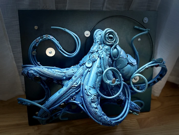 O caracatiță realizată din gunoaie (Foto: Profimedia)