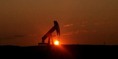 Ţiteiul de tip Brent, tranzactionat pe bursa londoneza, se vinde acum cu aproximativ 120 de dolari pe baril