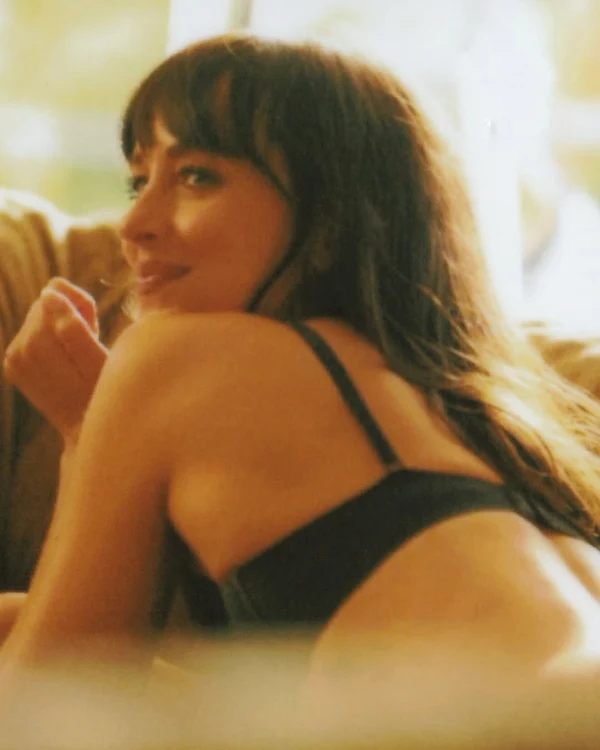 Dakota Calvin Klein (2) jpg