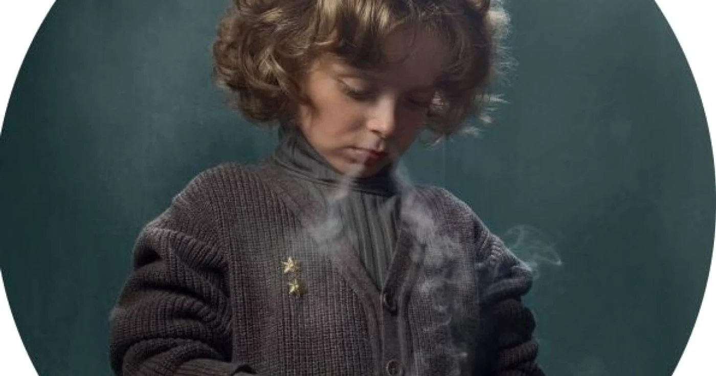 Această fotografie NU este un exemplu de urmat, ci este doar un semnal de alarmă pentru adolescenţii care fumează de la vârste foarte mici