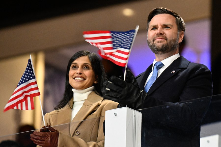 JD Vance, huiduit la Jocurile Olimpice de iarnă, în timpul Paradei Națiunilor. Reacția lui Trump