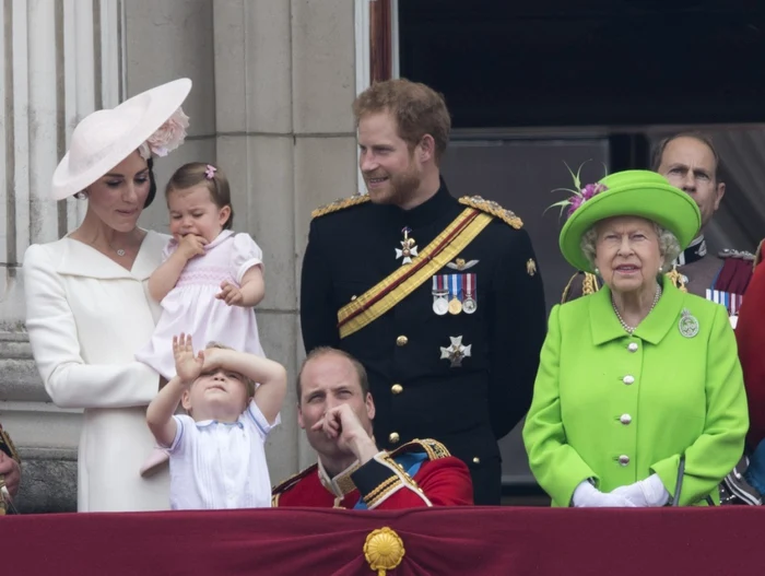 Kate cu copiii, William, Harry şi Regina ( Foto: Profimedia)