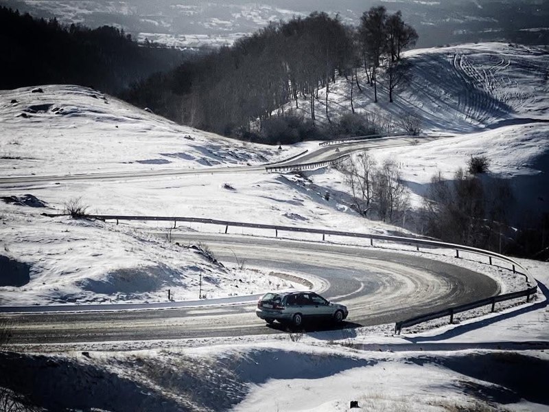 Sectoare din Transfăgărășan și Transalpina, închise de luni. CNAIR avertizează asupra riscurilor de avalanșă și polei