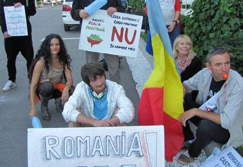 Protest la Constanţa împotriva exploatării Roşia Montana