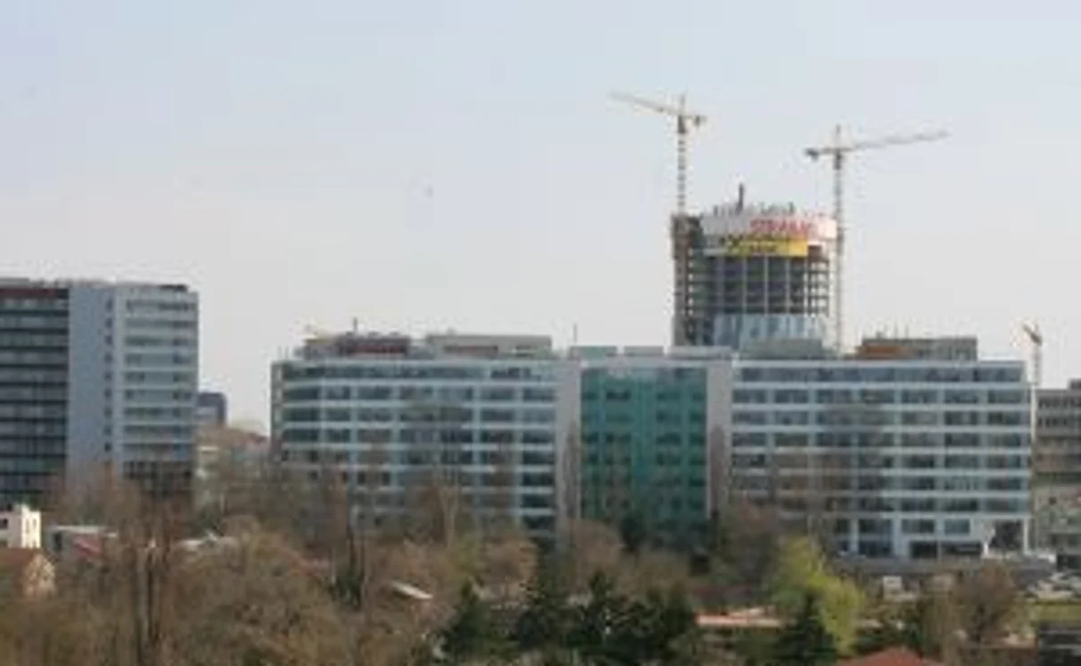 SkyTower creşte văzând cu ochii